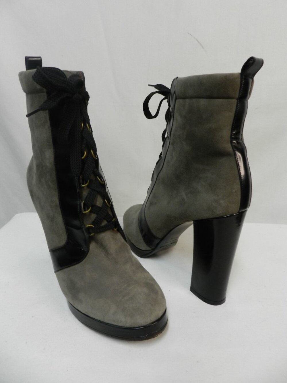 Marc Jacobs Suede w/ Patent Leather trim mid calf heeled boots Italy 40.5 US 9
